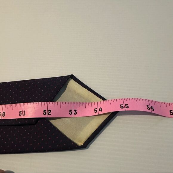 Brooks Brothers navy with tiny red dots 100% silk tie - Picture 6 of 6